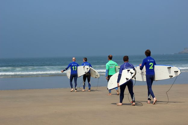 Finding surf school in Portugal