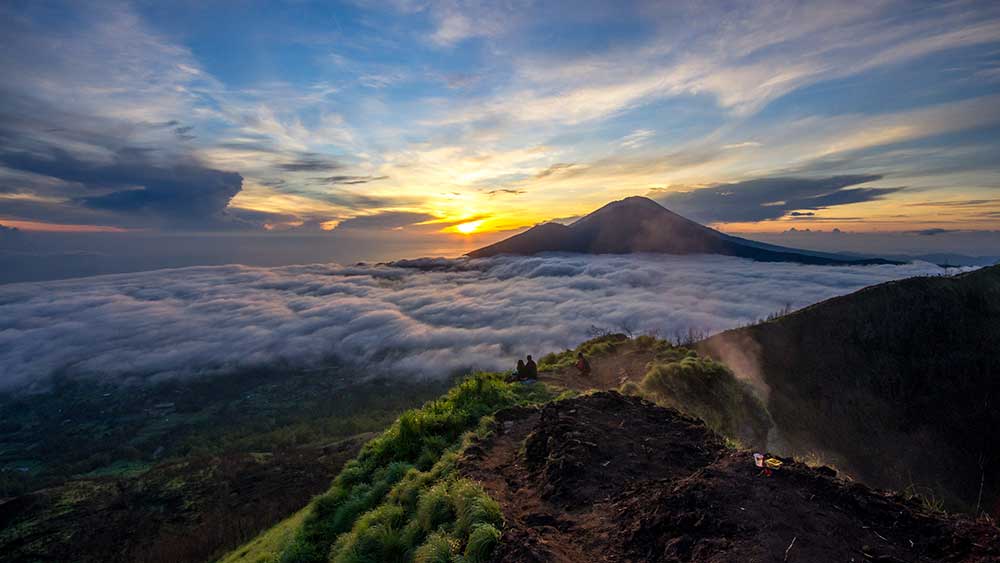 Sunrise trekking to Mount Batur